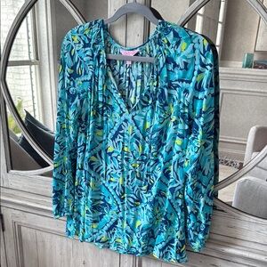 VGUC Lilly Pulitzer Blue Green Patterned long sleeve shirt - SZ MEDIUM M